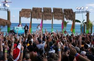 Cancun All Tours -MANDALA BEACH POOL PARTY EN MARTES